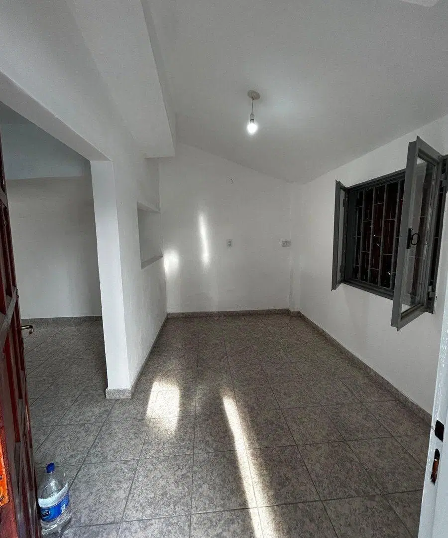 VENTA CASA REFACCIONADA 3 DORMITORIOS B° VICOR 5