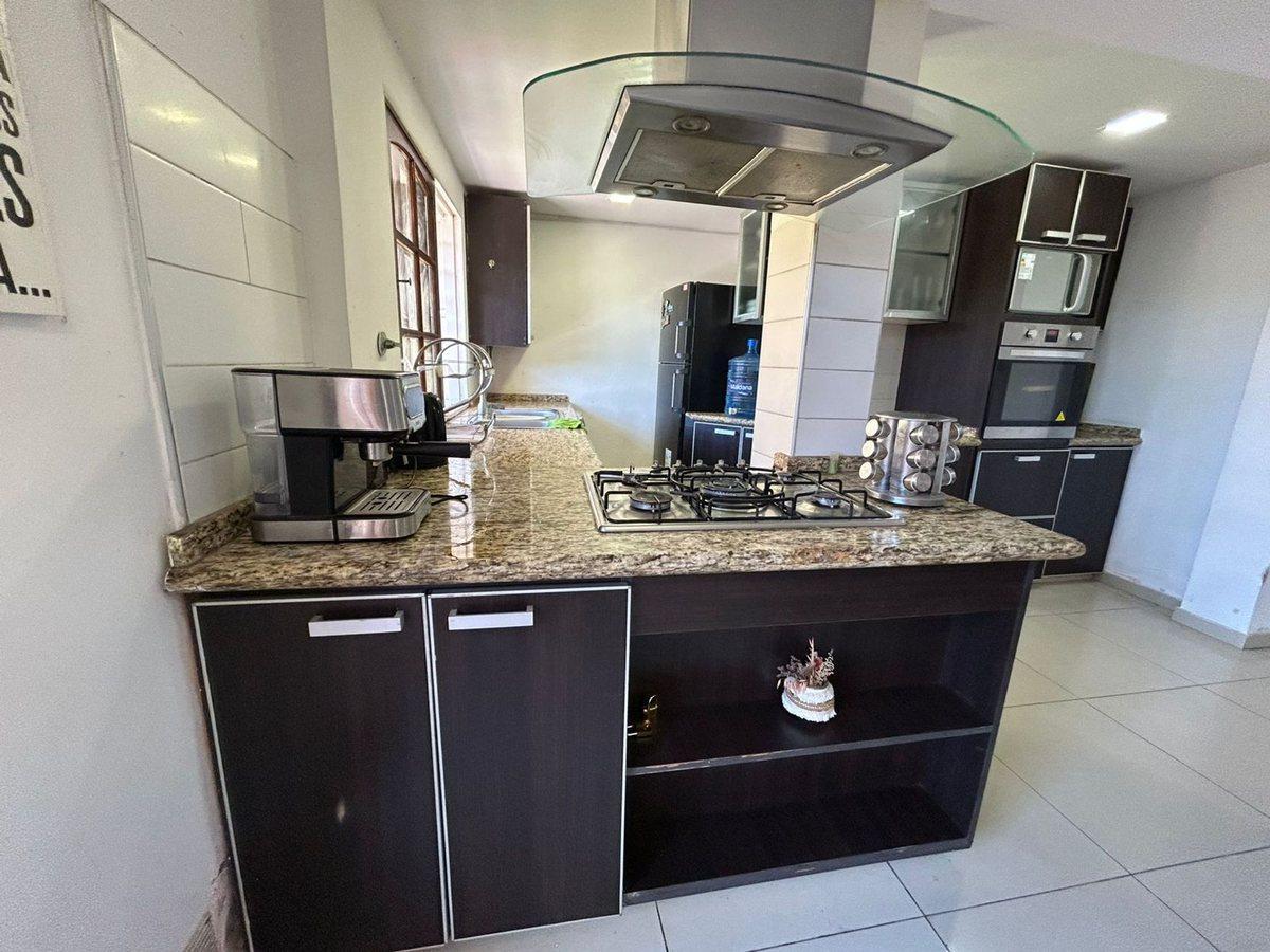 Foto de Alquiler Casa 4 dormitorios y pileta San Salvador, imagen 4