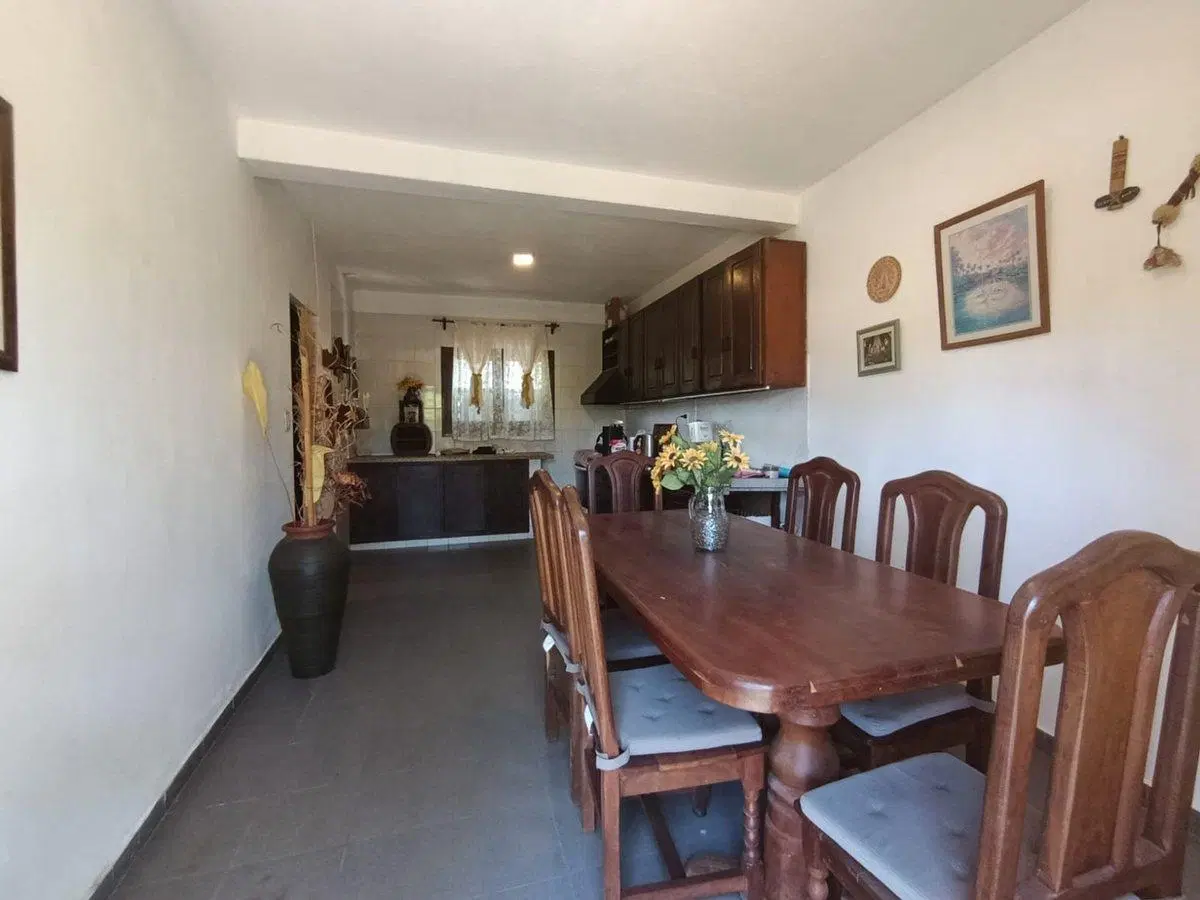 VENTA CASA 2 DORMITORIOS Y DEPOSITO EN TANTI 8
