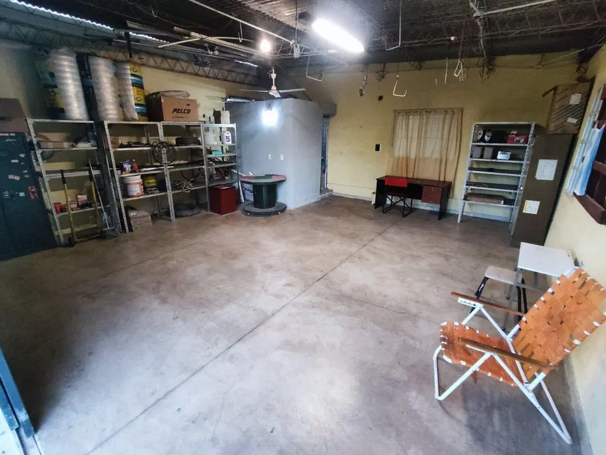 VENTA CASA 2 DORMITORIOS Y DEPOSITO EN TANTI 5