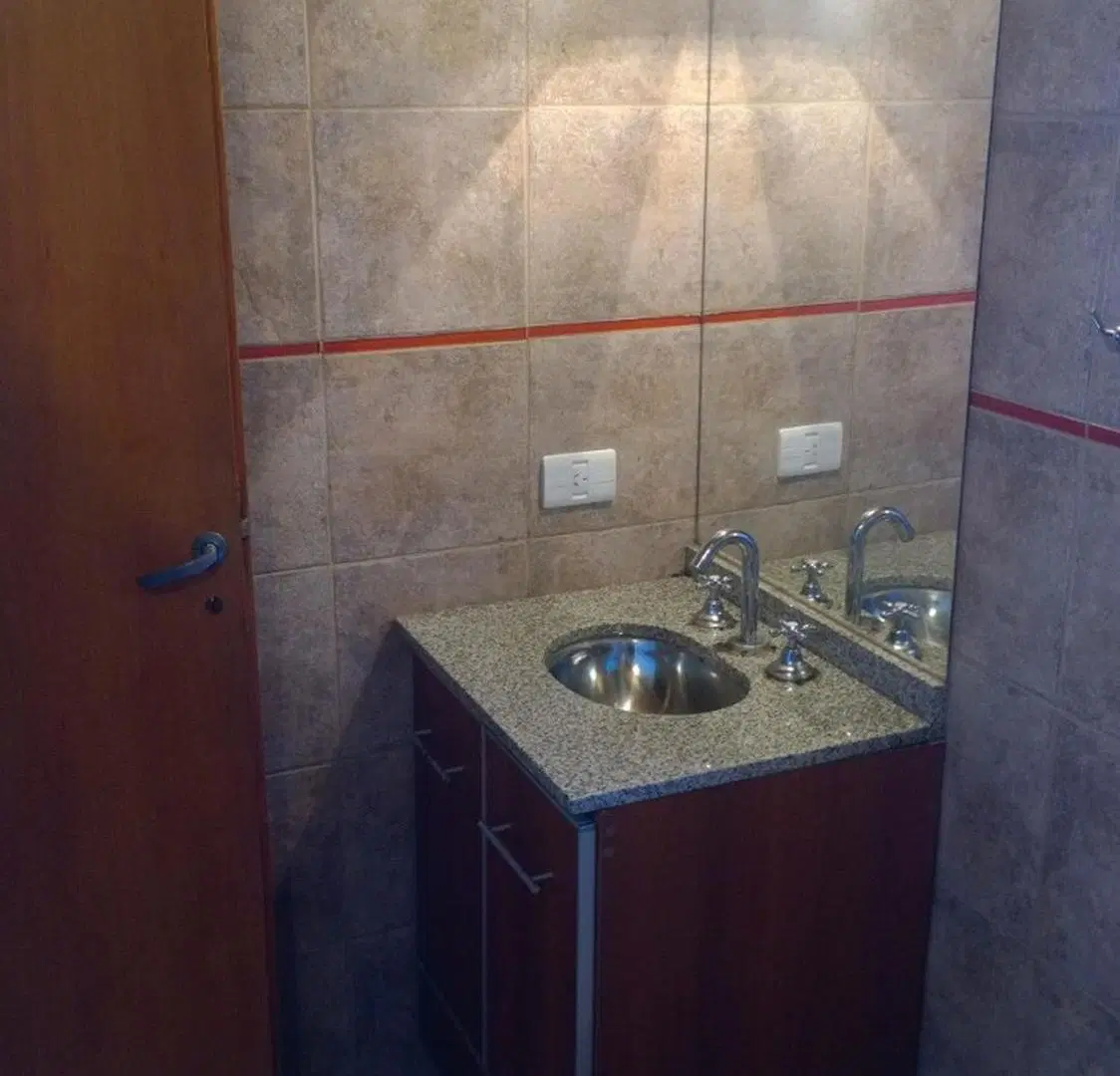VENTA CASA DE 2 PLANTAS EN LOS REARTES| 80.000 USD 3
