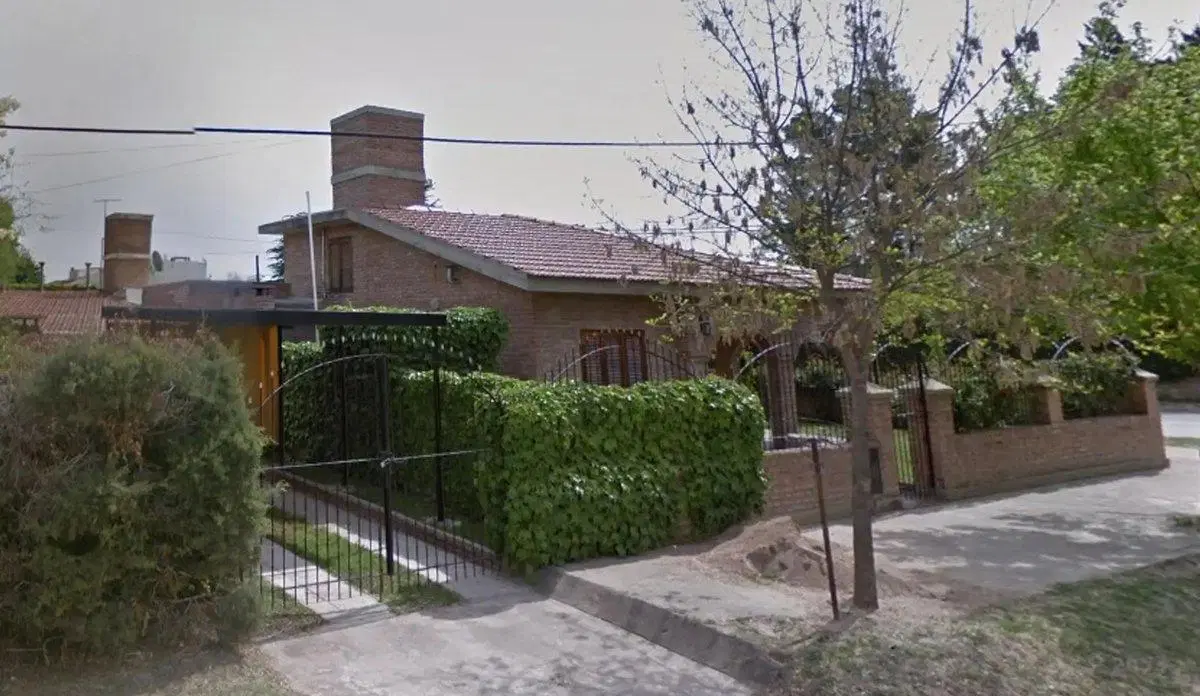 SE VENDE CASA Y DEPARTAMENTO EN MINA CLAVERO 8