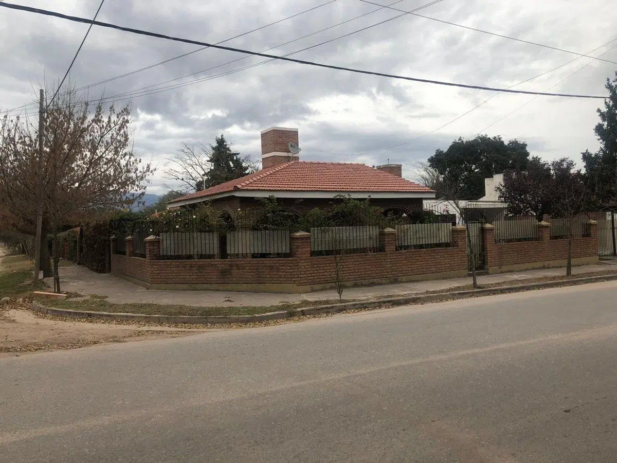 SE VENDE CASA Y DEPARTAMENTO EN MINA CLAVERO 5
