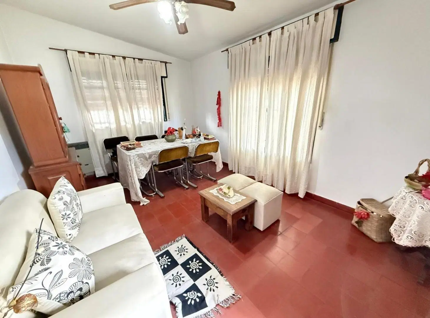 CASA EN VENTA 3 DORMITORIOS CON PATIO LOS PLÁTANOS 8