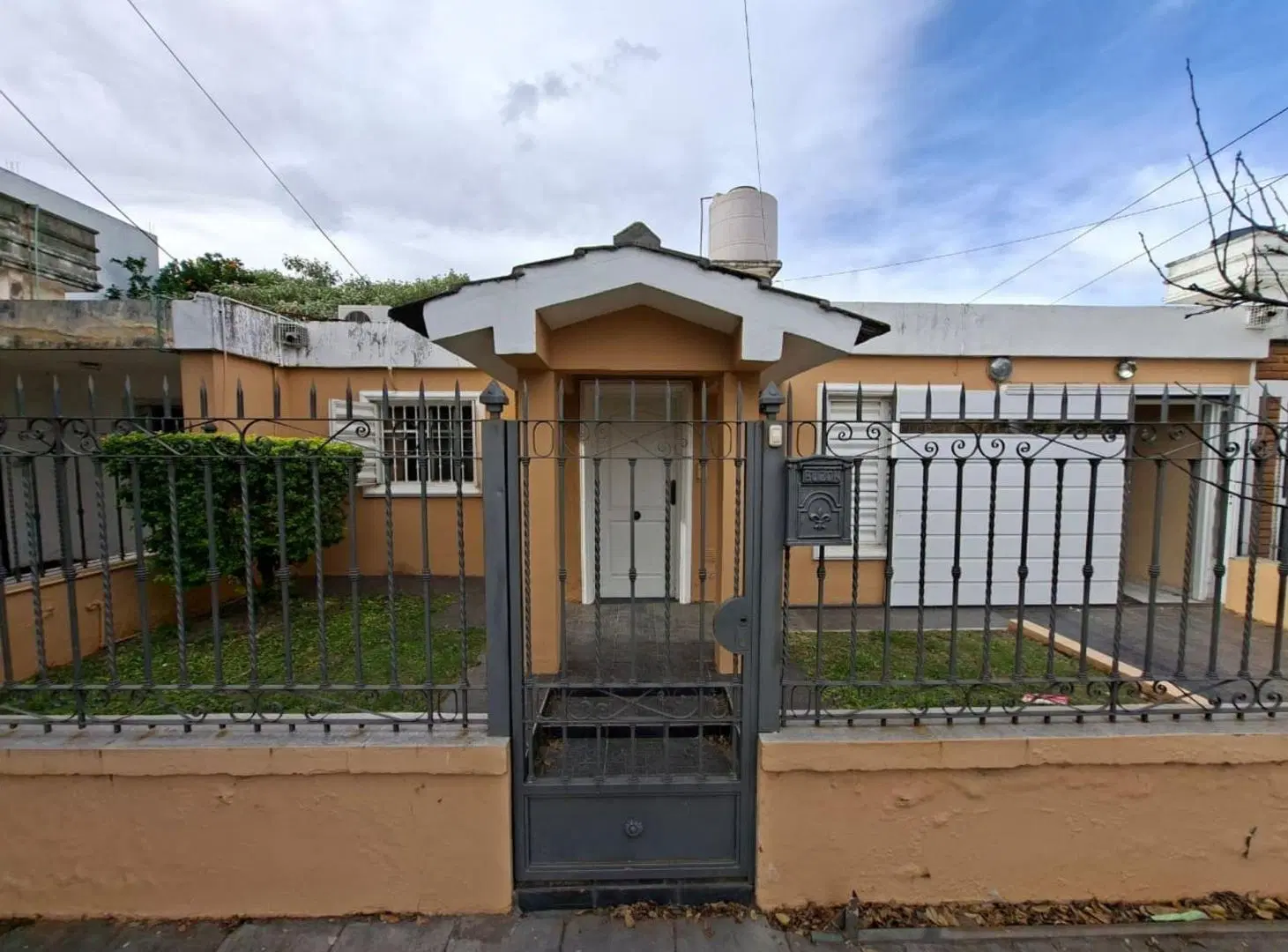VENTA CASA 2 DORMITORIOS CON PILETA B PANAMERICANO 3