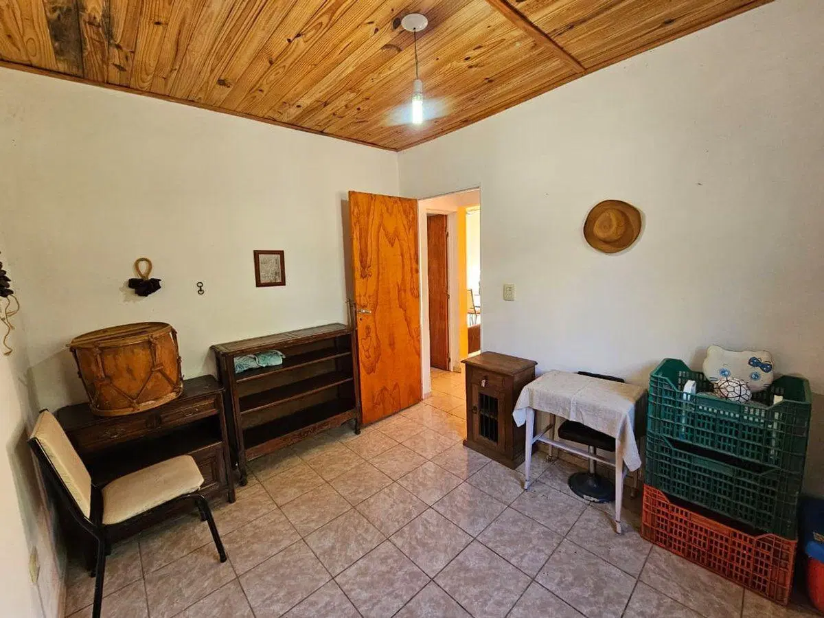 VENTA CASA 2 DORMITORIOS AGUA DE ORO 3