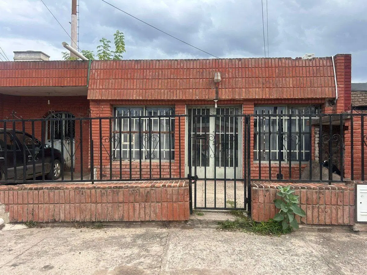 VENTA CASA PARA RECICLAR B JOSE IGNACIO DIAZ 3 SEC 3