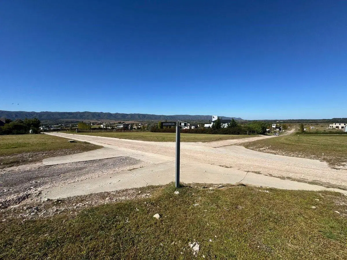 VENTA TERRENO 2200 M2. B ° ALTOS DEL CORRAL. 8