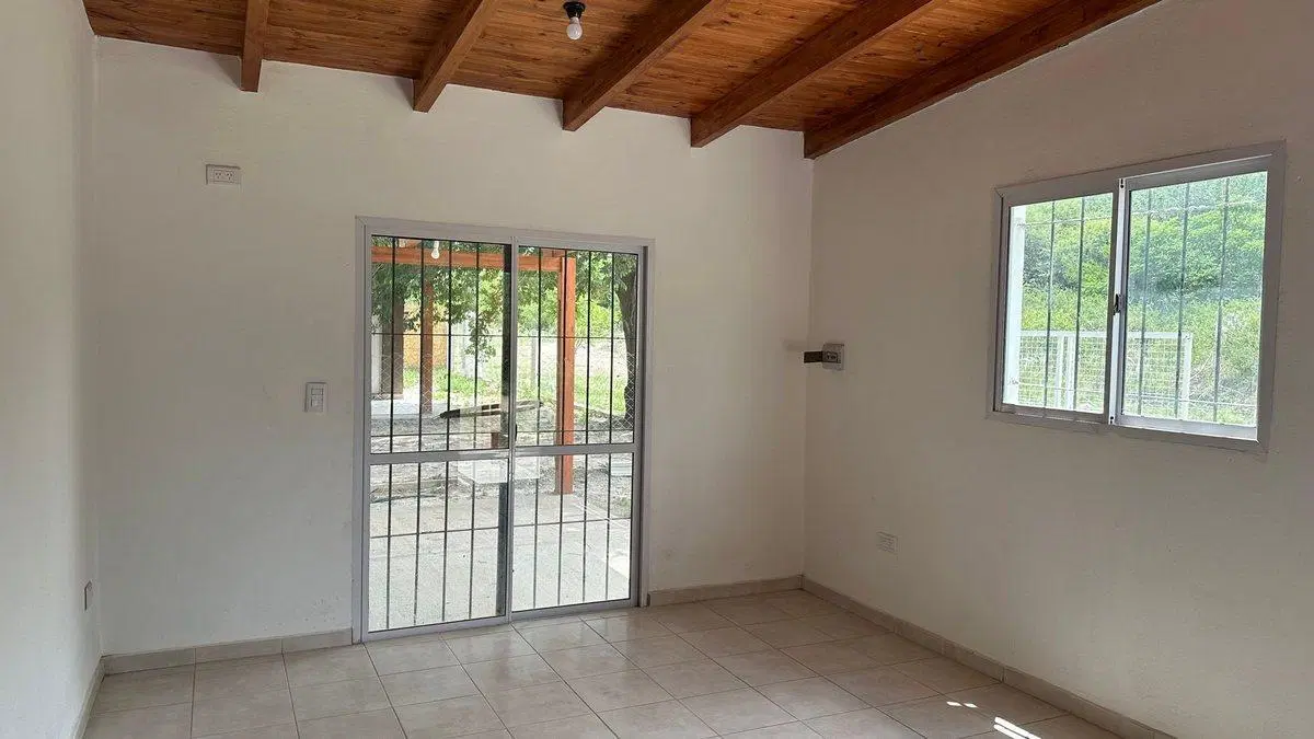 VENTA CASA 2 DORM. CON PILETA EN COMUNA SAN ROQUE 4