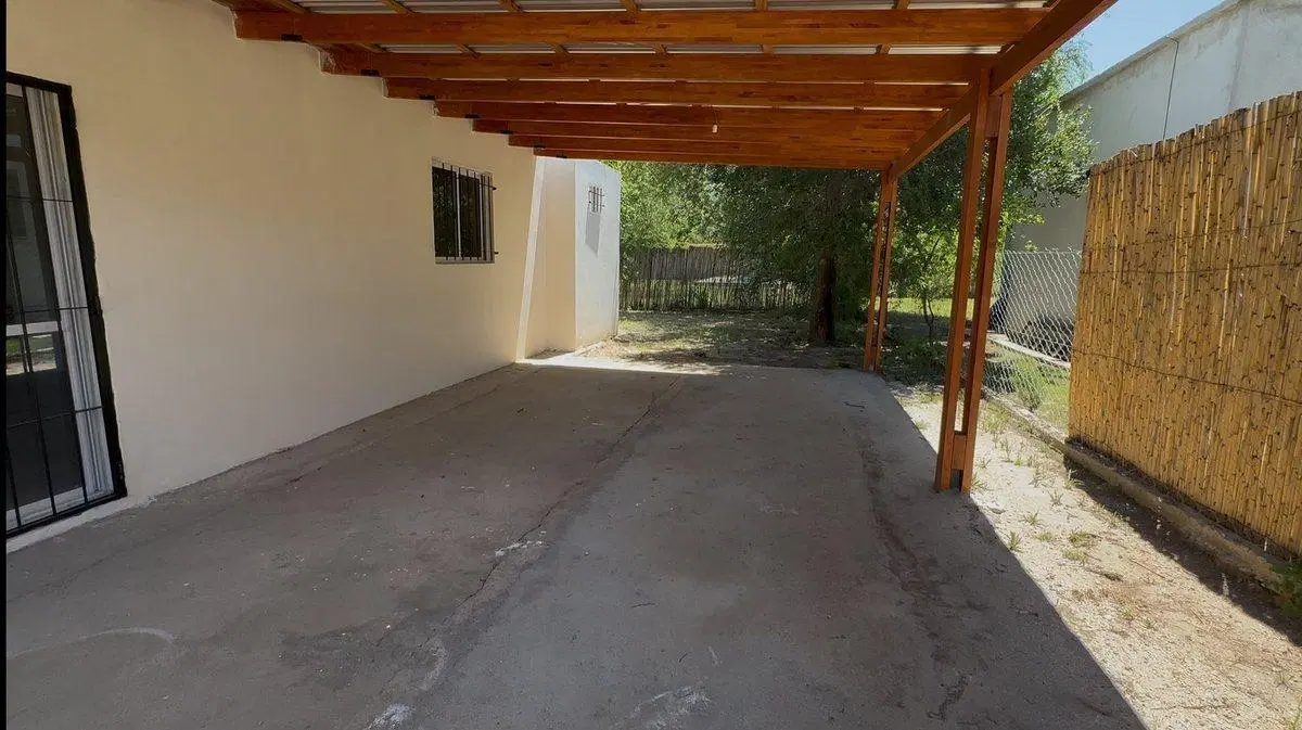 VENTA CASA 2 DORM. CON PILETA EN COMUNA SAN ROQUE 5