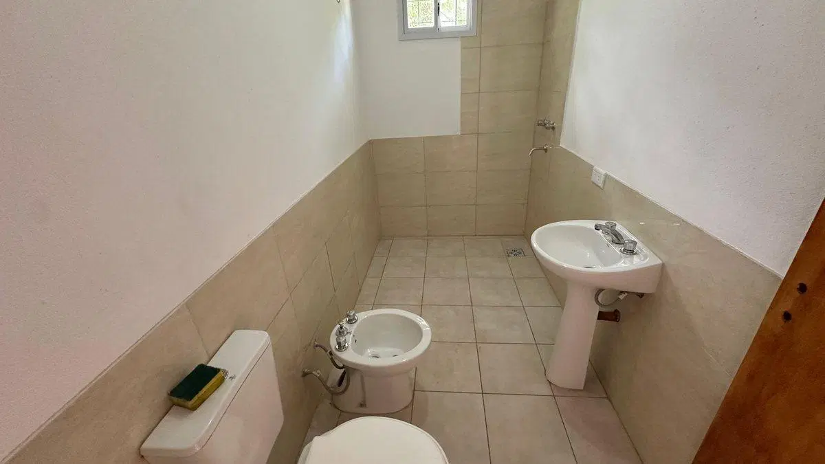 VENTA CASA 2 DORM. CON PILETA EN COMUNA SAN ROQUE 8