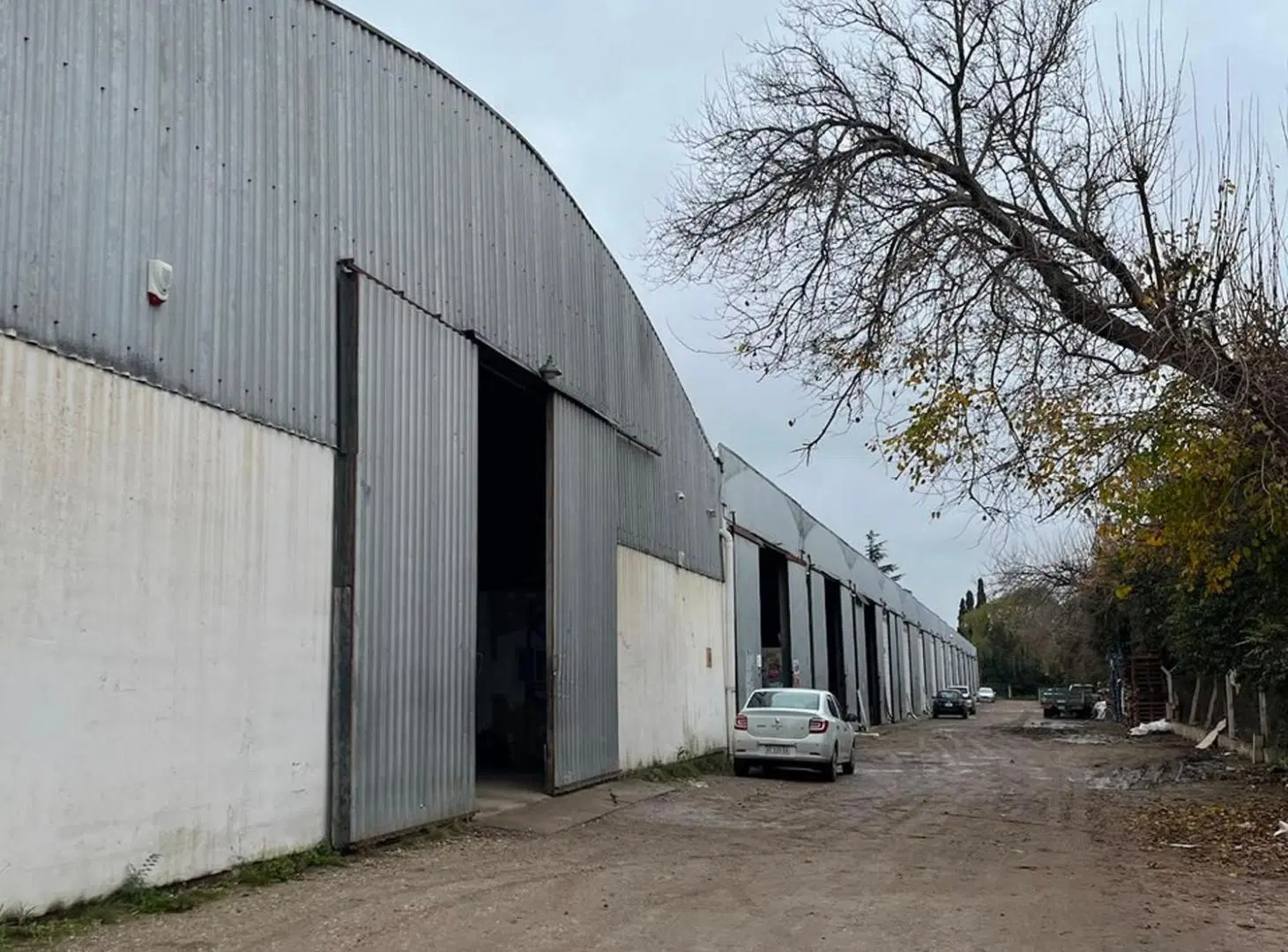 VENTA PREDIO DE 18 GALPONES SOBRE JUAN B JUSTO 2