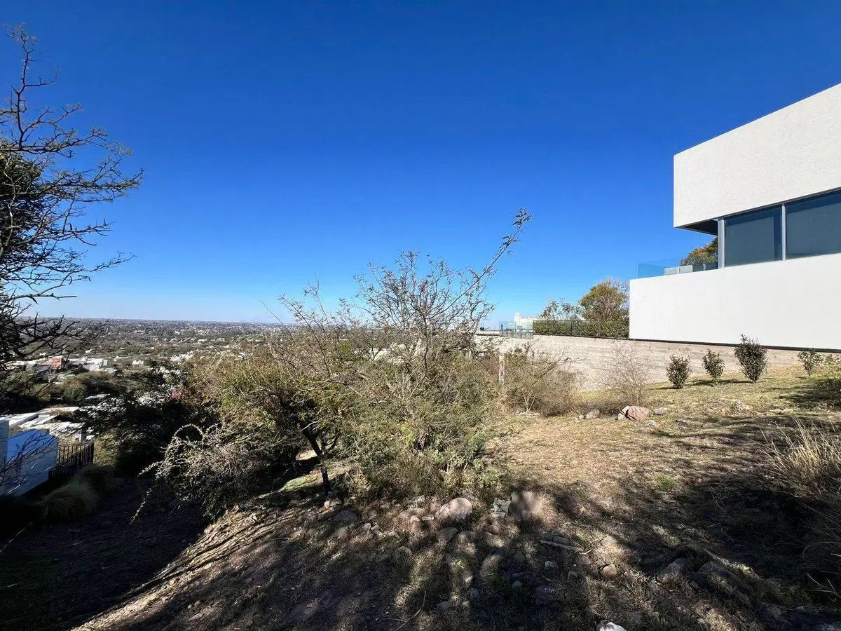 VENTA LOTE CON VISTA EN COUNTRY LA RUFINA 3
