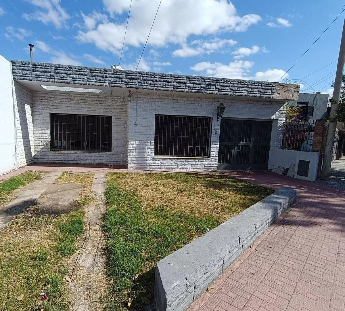 VENTA DOS CASAS DE 3 DORMITORIOS COCHERA B PARQUE 5