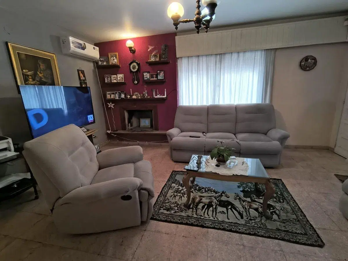 VENTA CASA 3 DORMITORIOS, COCHERA, PATIO B EMPALME 5