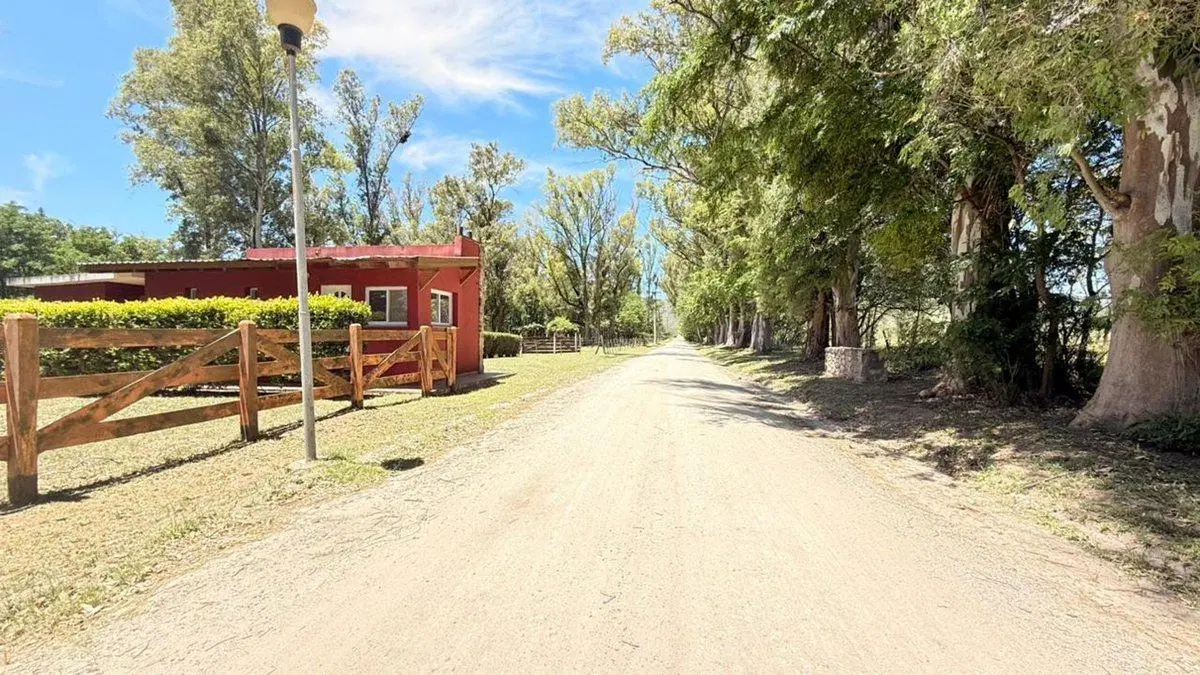VENTA TERRENO EN BARRIO PUNTO CLARO LOS REARTES 2