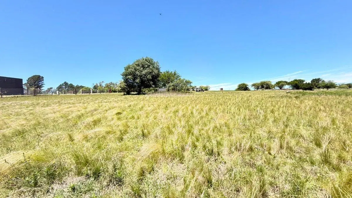 VENTA TERRENO EN BARRIO PUNTO CLARO LOS REARTES 4