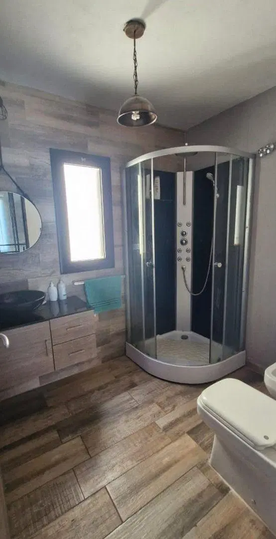 CASA 4 DORMITORIOS 4 BAÑOS Y PILETA EN DOCTA 5