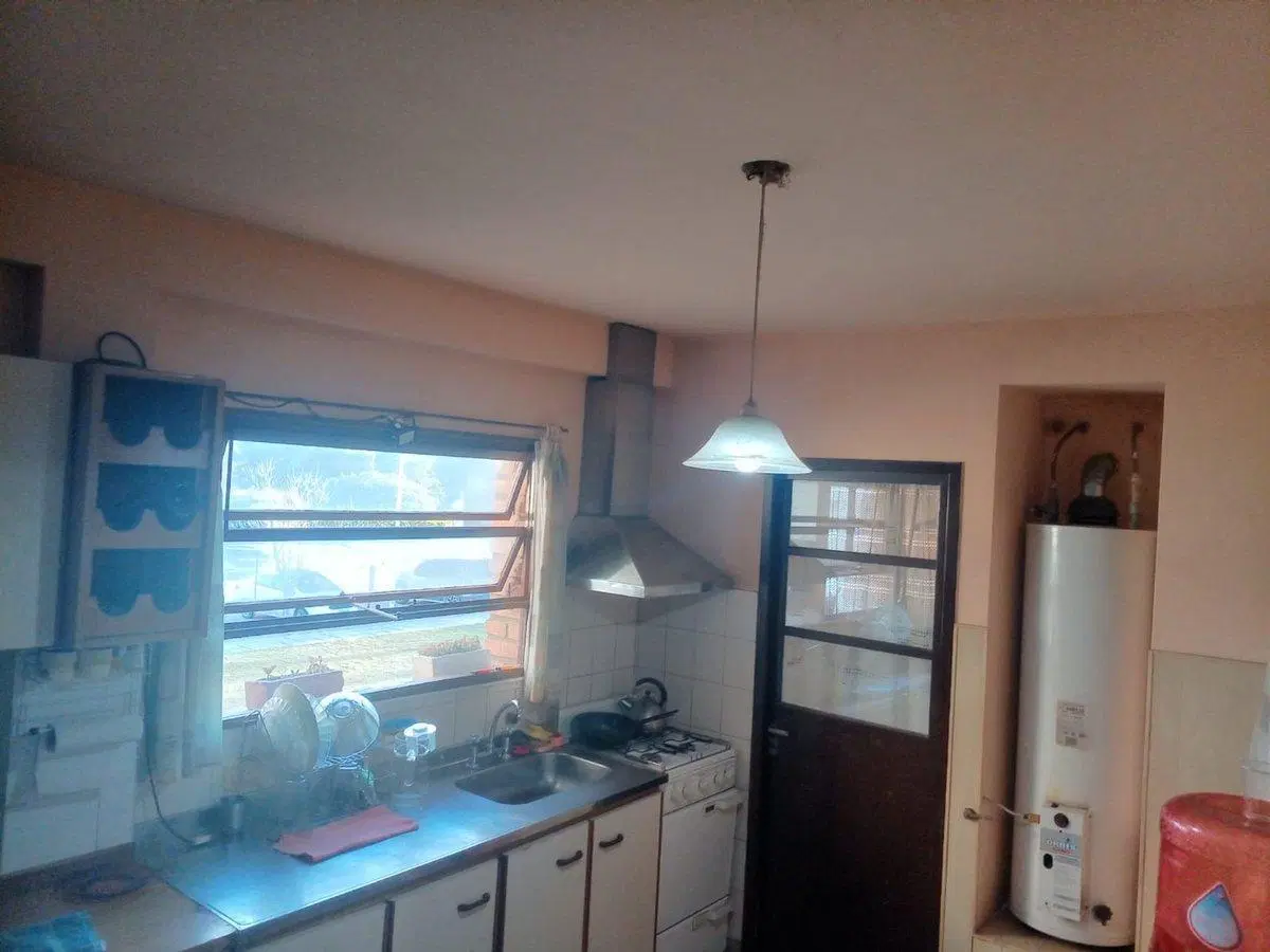 SE VENDE DEPARTAMENTO ZONA CHATEAU 3 DORMITORIOS 5