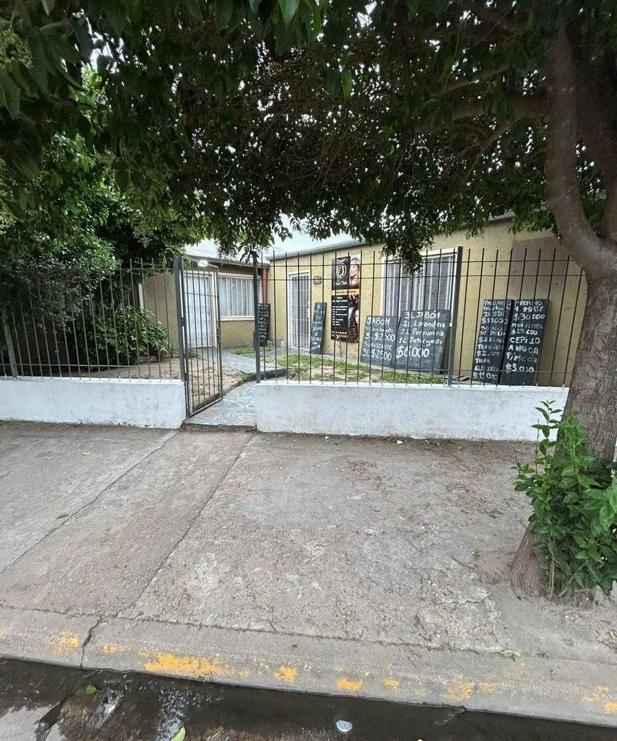 Casa en venta mas local comercial Parque Republica 4
