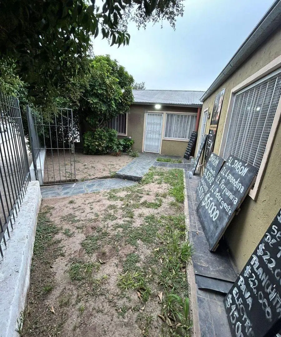 Casa en venta mas local comercial Parque Republica 5