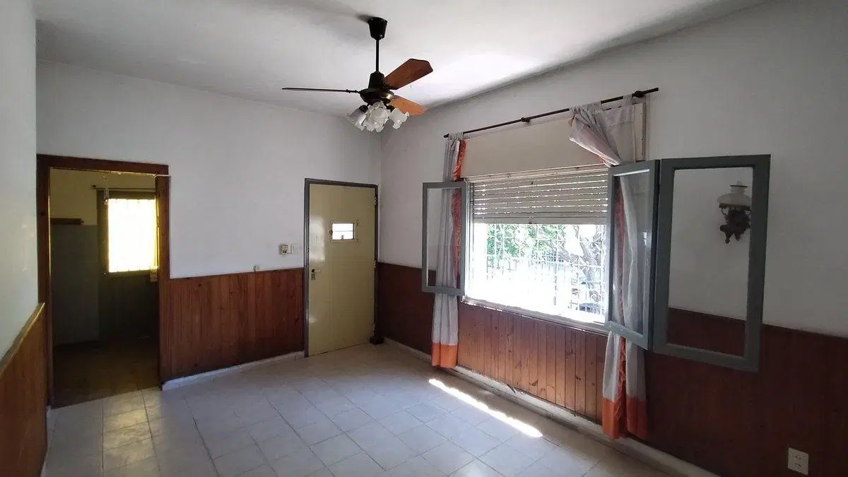 Casa en venta 2 dormitorios en barrio Sarmiento 4