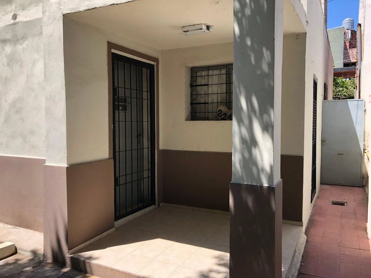 Casa en venta 2 dormitorios en barrio Sarmiento 2