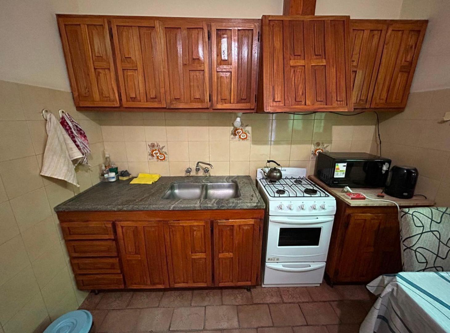 Foto de VENTA Casa 3 DORMITORIOS Y GALPON ZONA DEAN FUNES, imagen 2