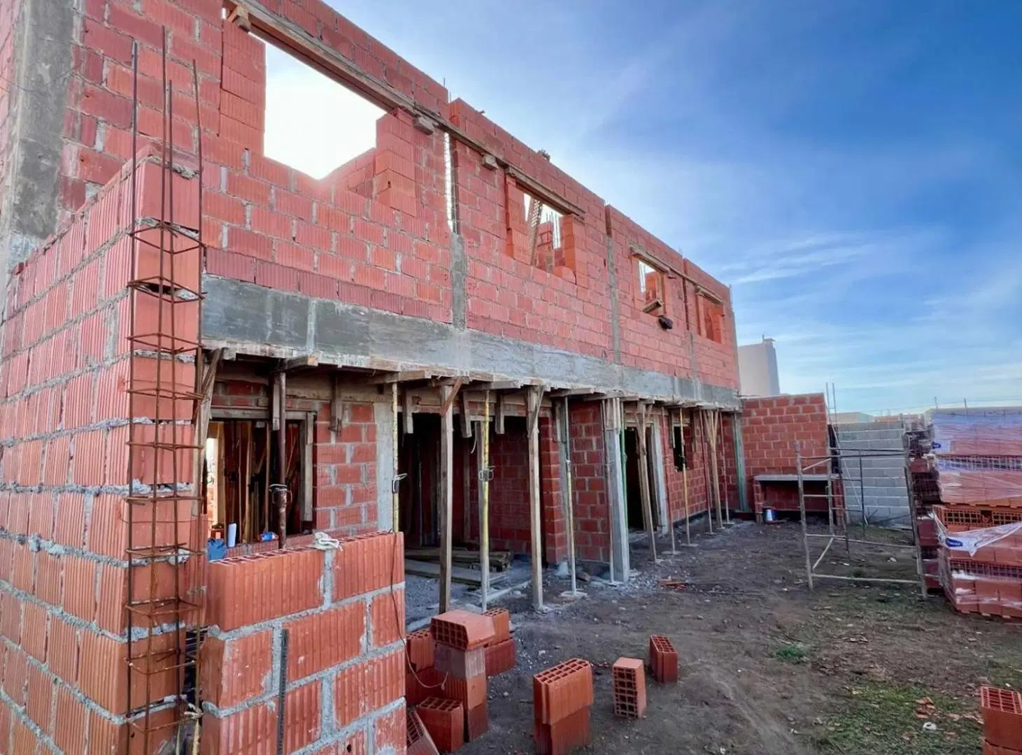 VENTA DUPLEX 3 DORMITORIOS PAMPAS DE MANANTIALES 4