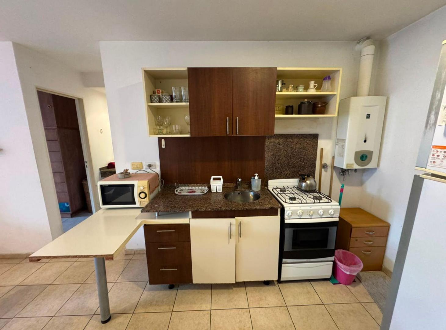 Foto de VENTA DEPTO 1 DORM Y BALCON. AMOBLADO. BV ILLIA., imagen 3