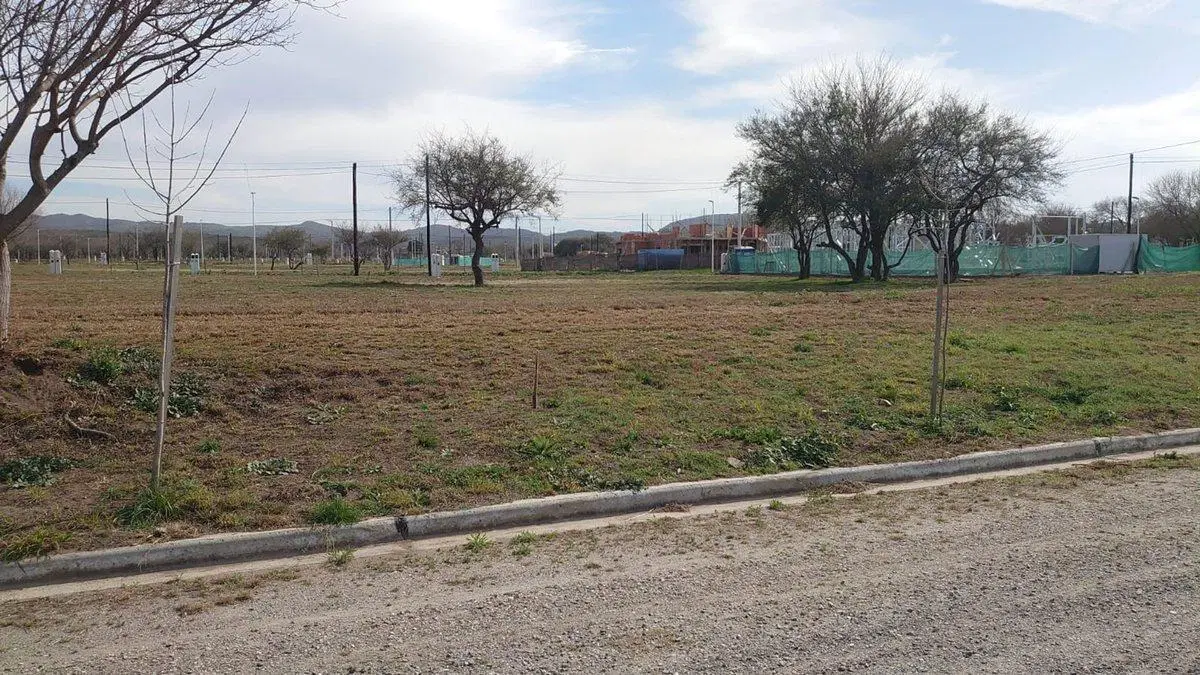LOTE 350 M2 EN BARRIO CERRADO TEJAS CUATRO 4