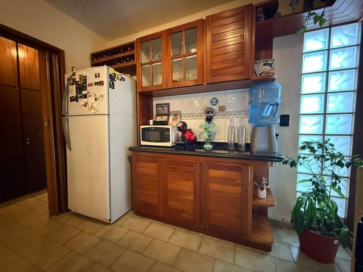 Foto de VENTA CASA 4 DORM. MAS GALPON. B° AYACUCHO, imagen 5