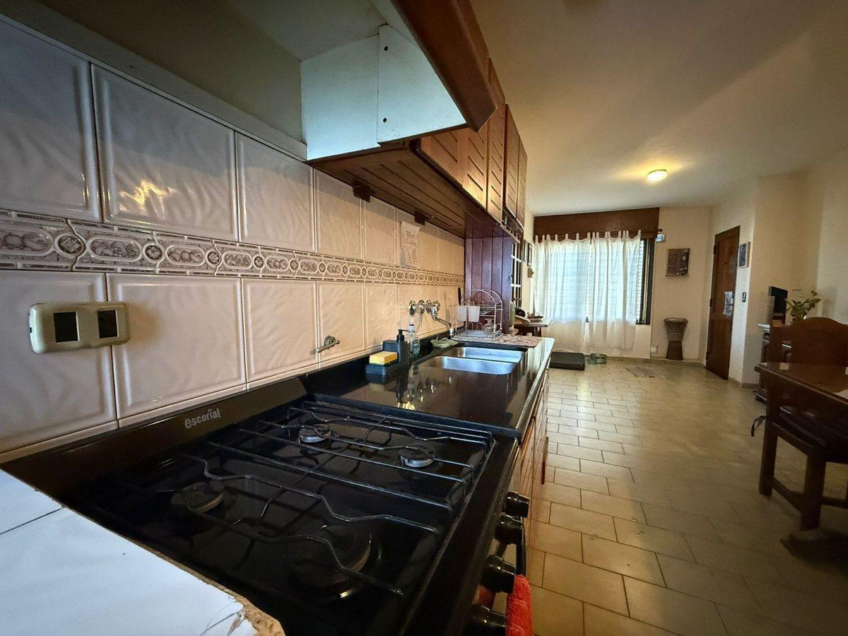 Foto de VENTA CASA 4 DORM. MAS GALPON. B° AYACUCHO, imagen 4