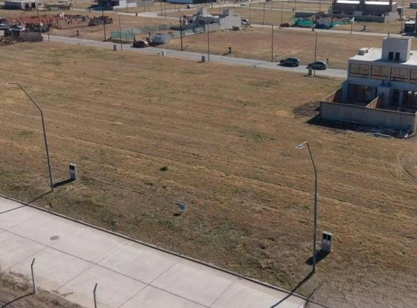 LOTE DE 348M2 APTO DUPLEX EN CAMPOS DE MANANTIALES 5