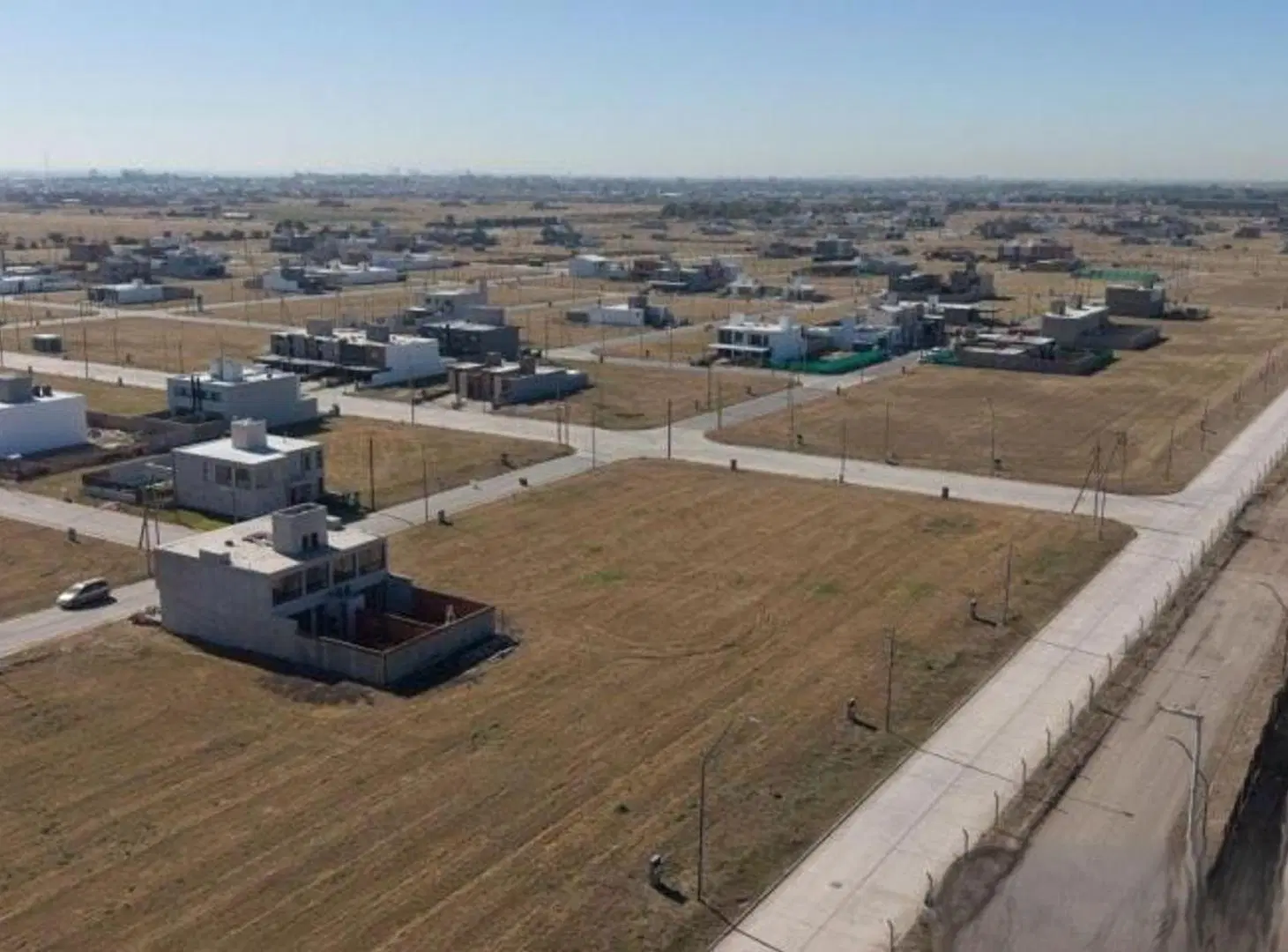 LOTE DE 348M2 APTO DUPLEX EN CAMPOS DE MANANTIALES 3