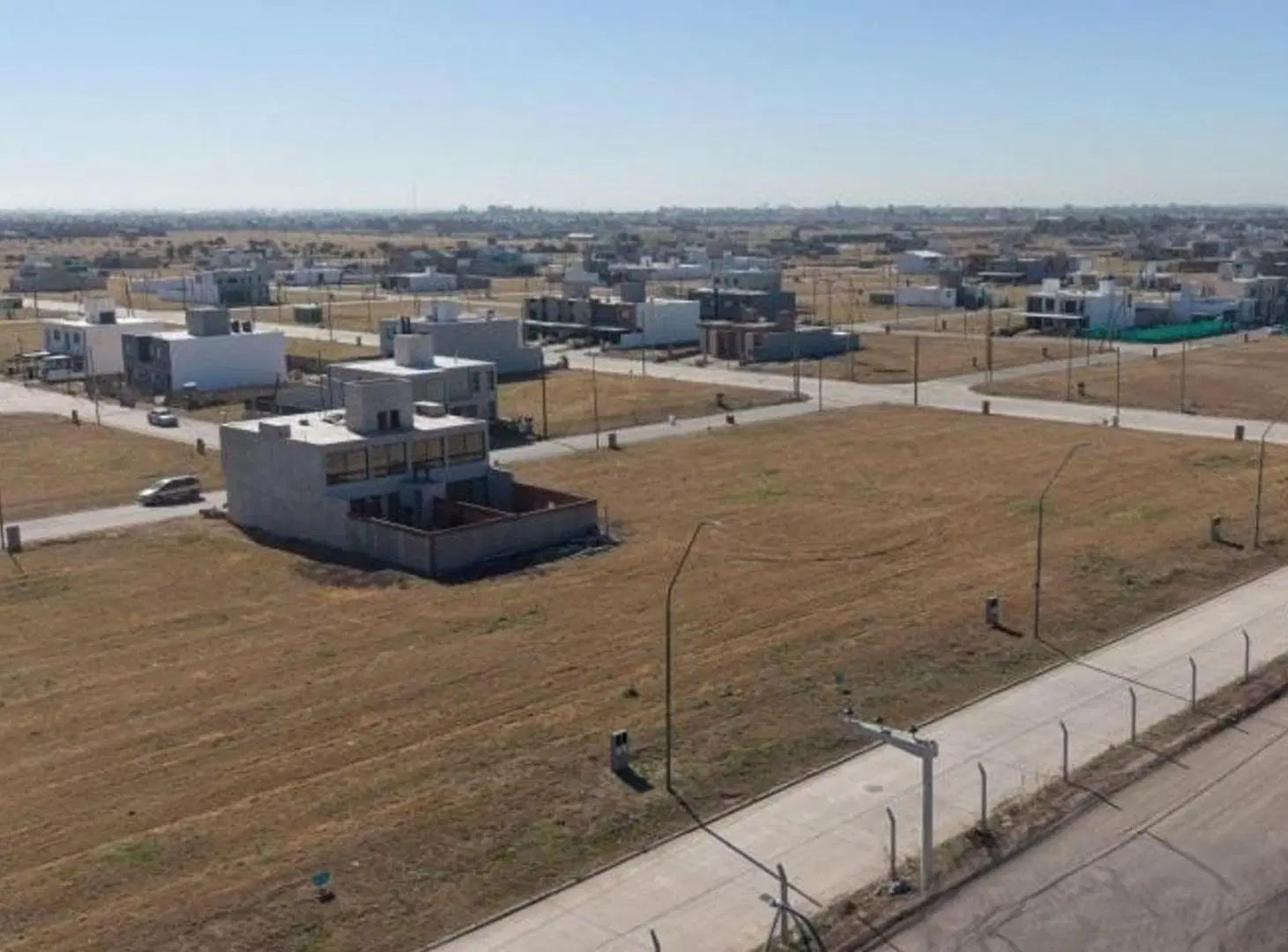 LOTE DE 348M2 APTO DUPLEX EN CAMPOS DE MANANTIALES 4