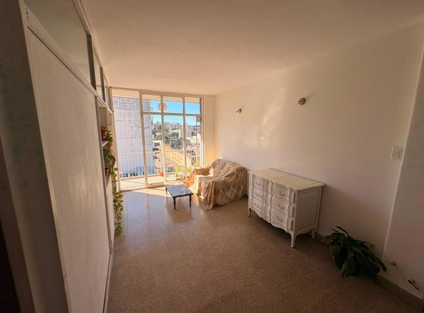 Foto de VENTA DEPARTAMENTO 3 DORMITORIOS SOBRE AV GRAL PAZ, imagen 1