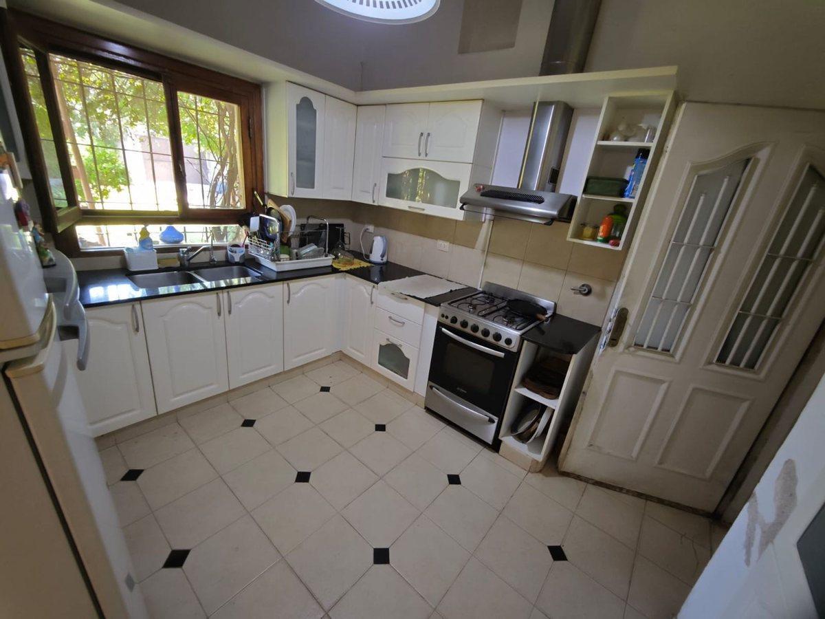 Foto de CASA 3 DORMITORIOS + PILETA B°GRANJA DE FUNES, imagen 5
