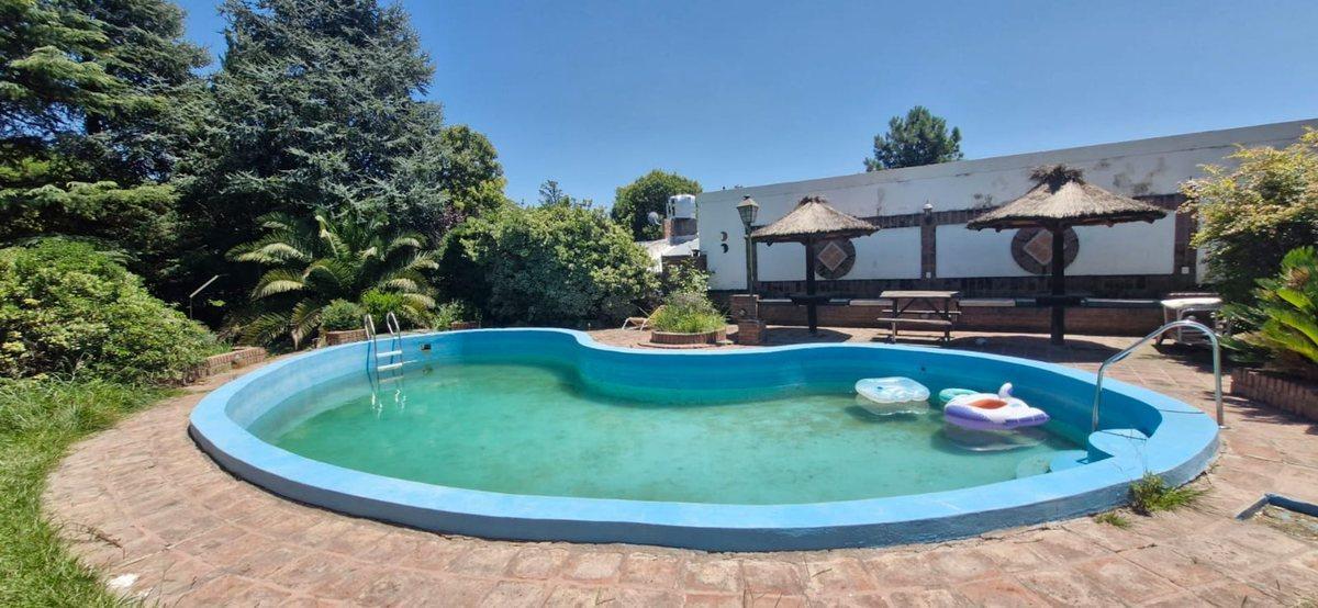 Foto de CASA DE 3 DORMITORIOS Y PILETA EN PLAYAS DE ORO, imagen 2