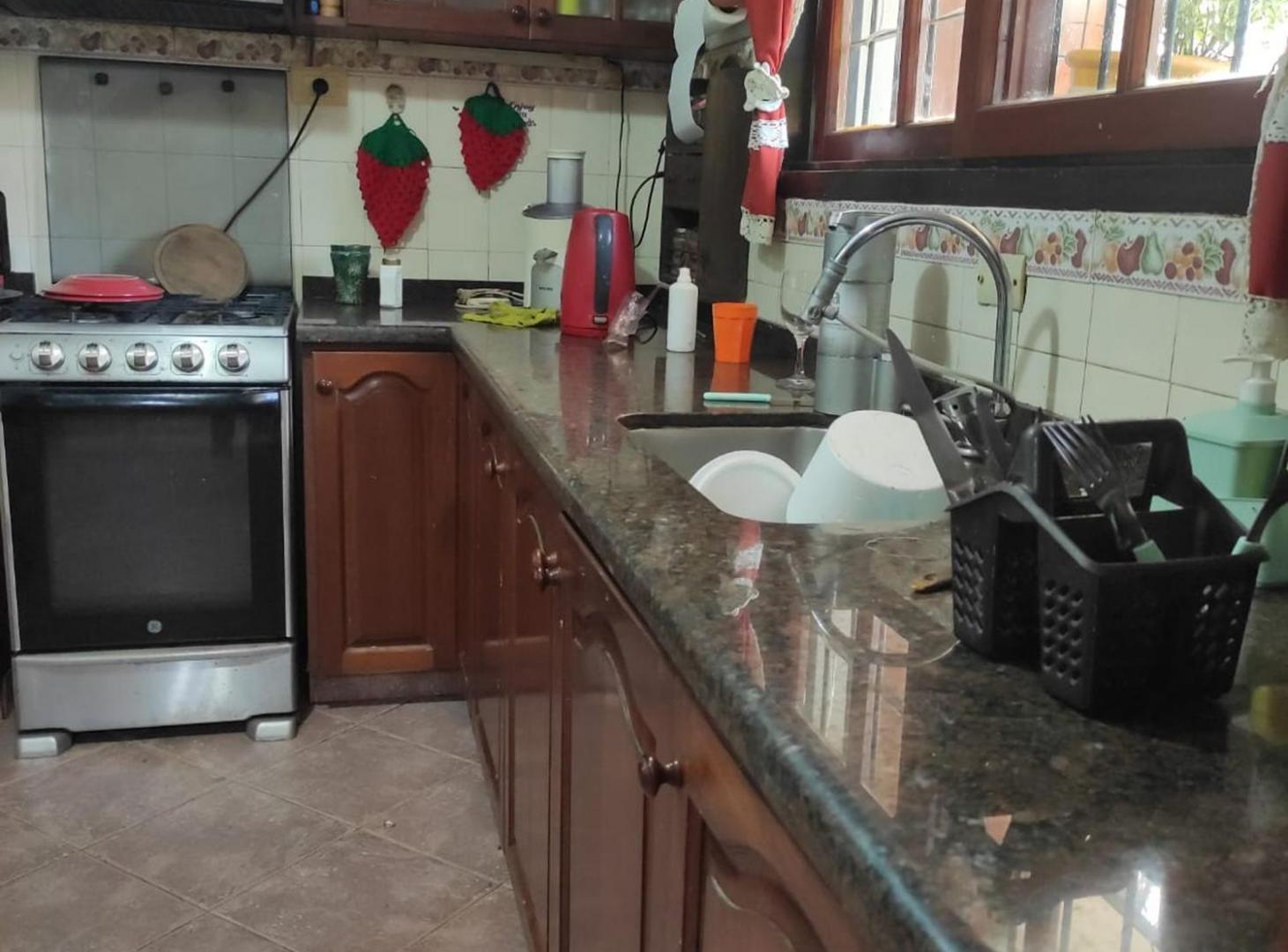 Foto de CASA 4 DORMITORIOS ALTO ALBERDI CON DEPARTAMENTO, imagen 1