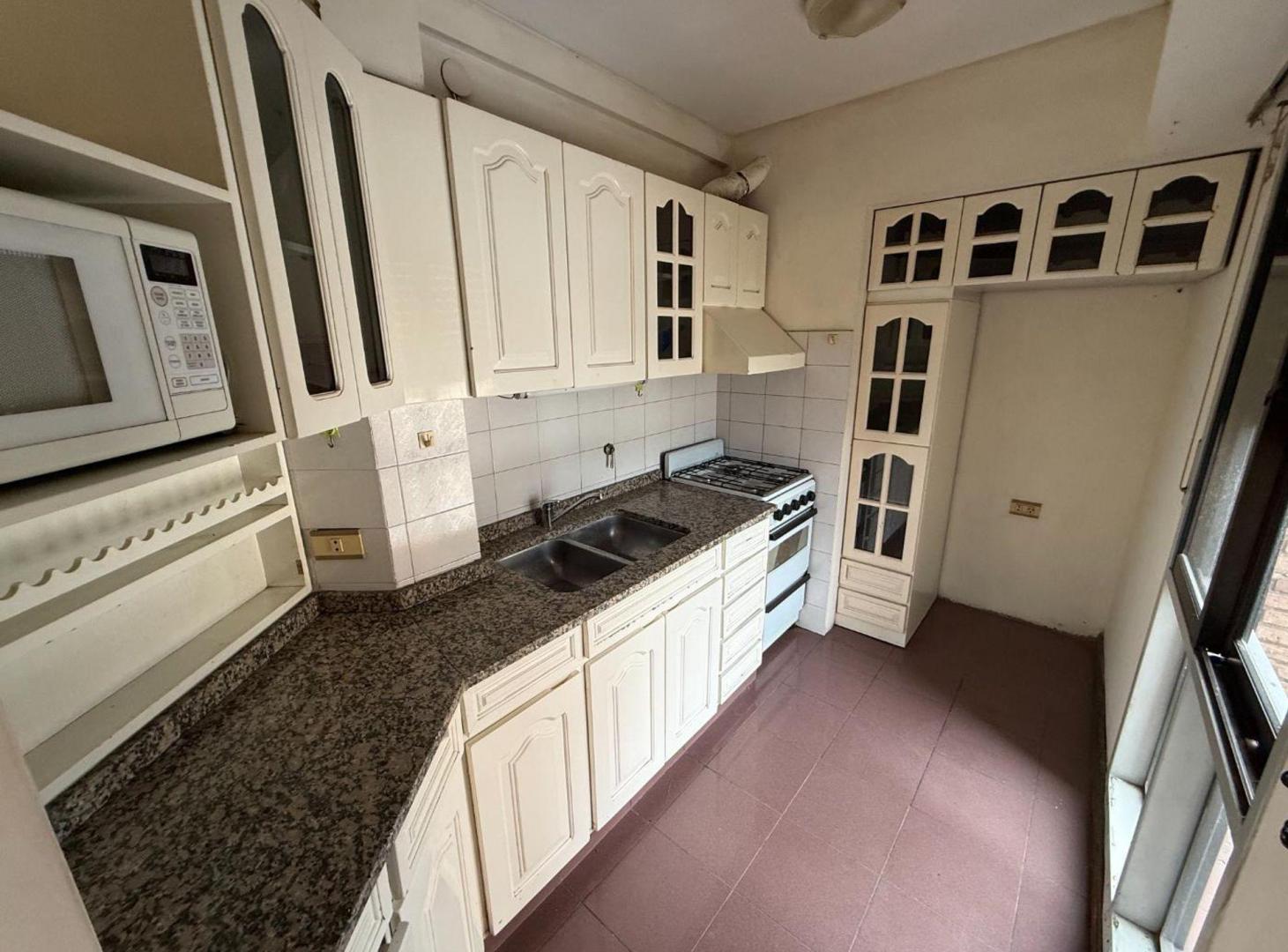 Foto de VENTA AMPLIO DEPARTAMENTO 1 DORMITORIO - CENTRO, imagen 3