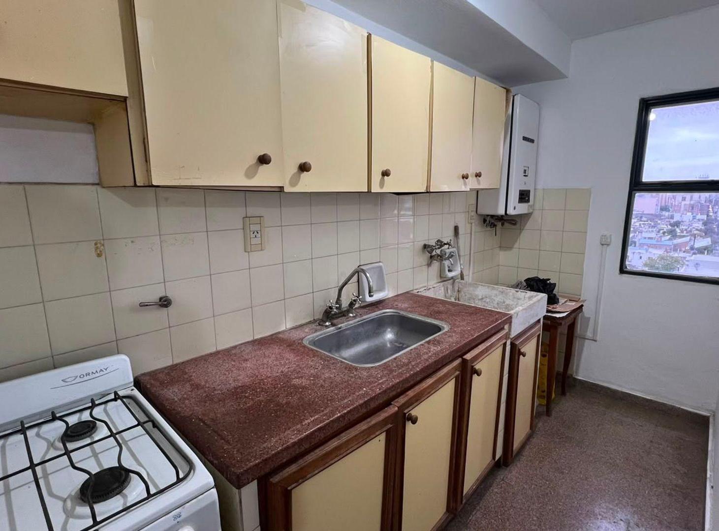 Foto de VENTA DEPARTAMENTO 2 DORMITORIO BARRIO ALBERDI, imagen 1