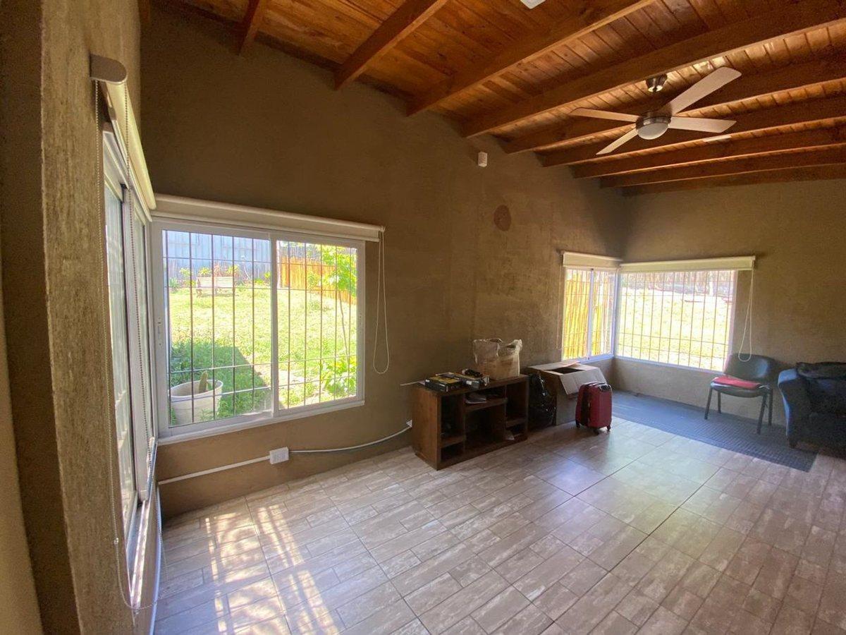 Foto de VENTA CASA EN VILLA GIARDINO 5 HAB CON PILETA, imagen 4