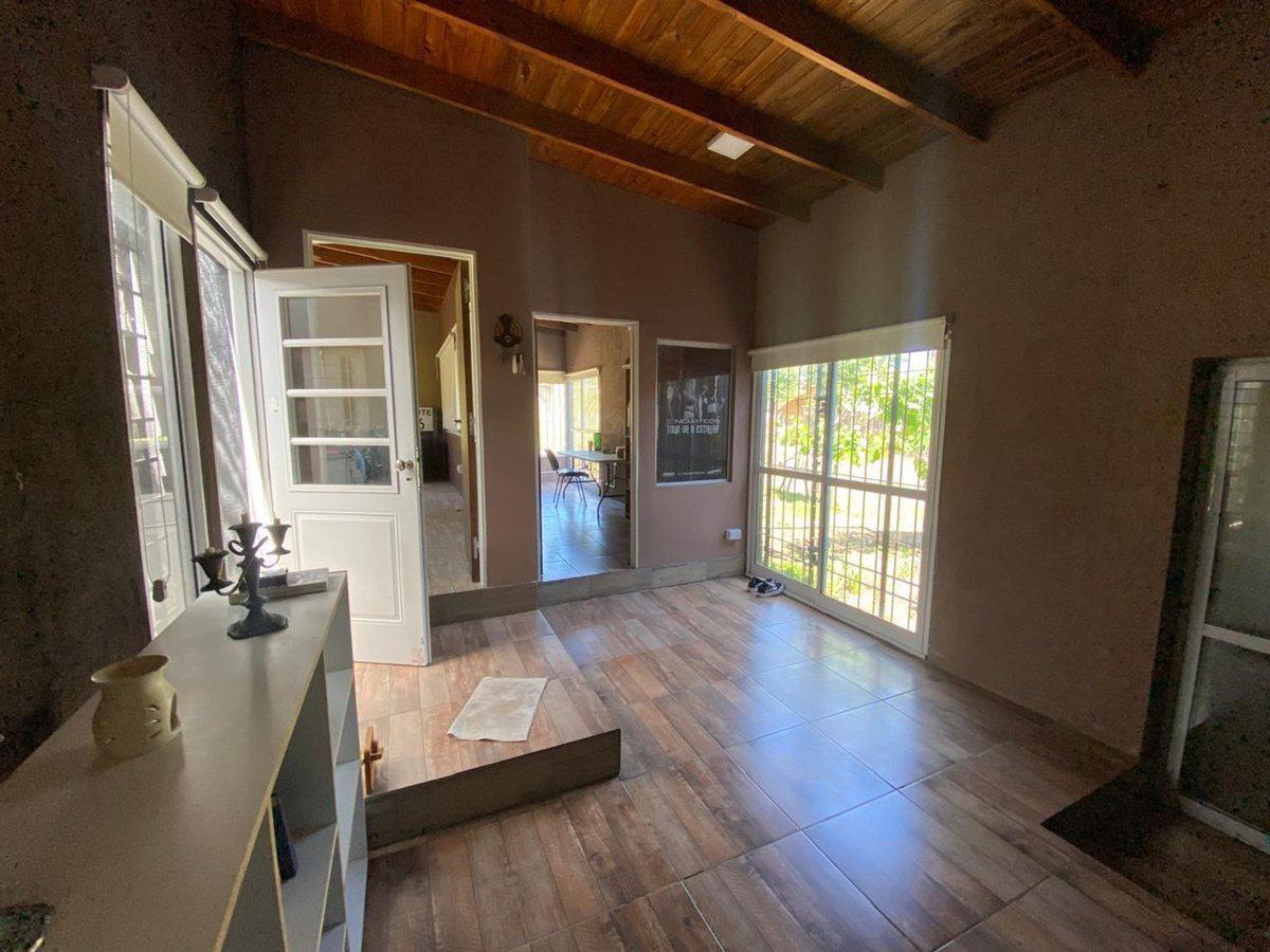 Foto de VENTA CASA EN VILLA GIARDINO 5 HAB CON PILETA, imagen 5