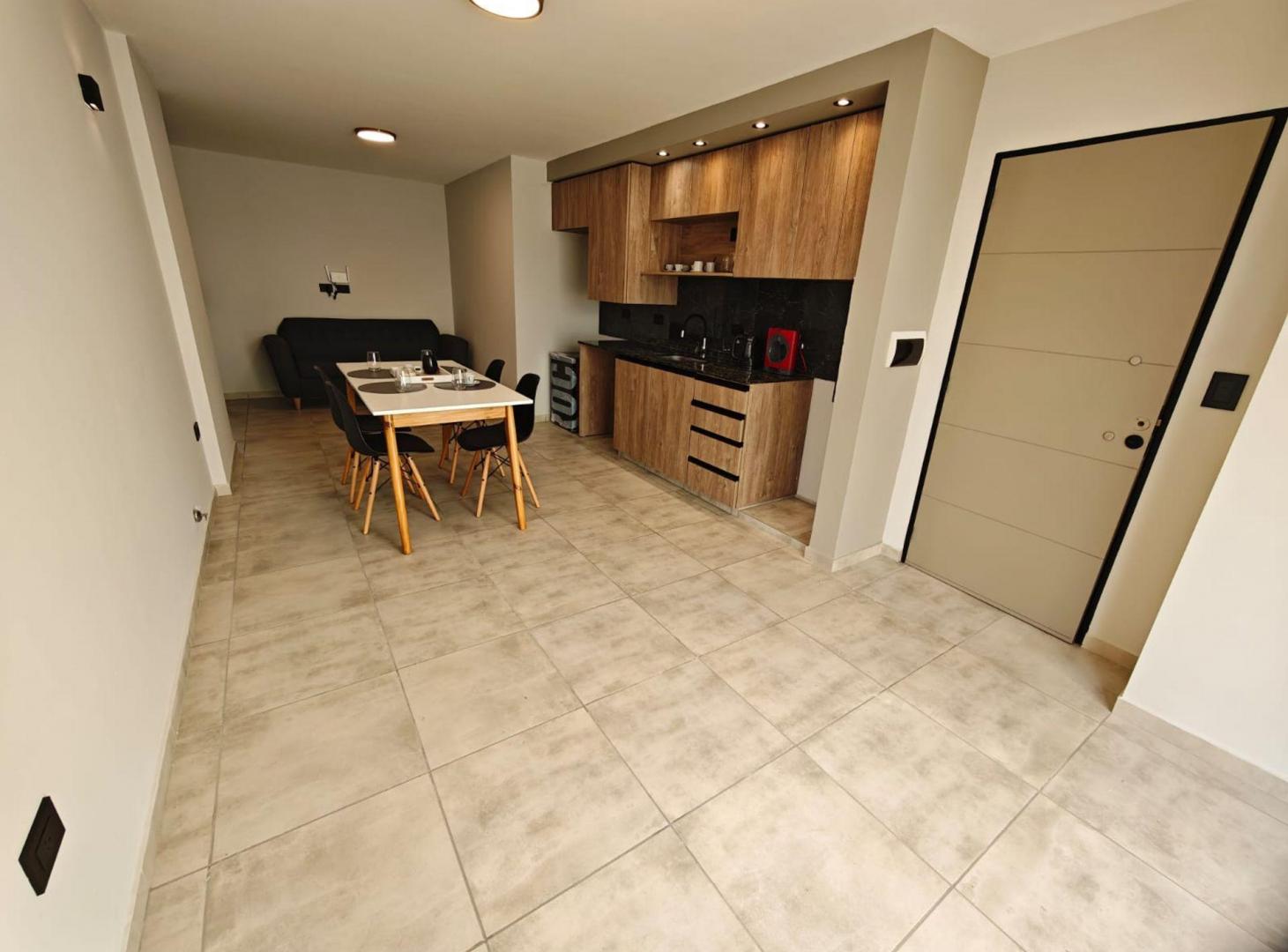 Foto de DEPARTAMENTO 2 DORMITORIO CON BALCON ALTO ALBERDI, imagen 4
