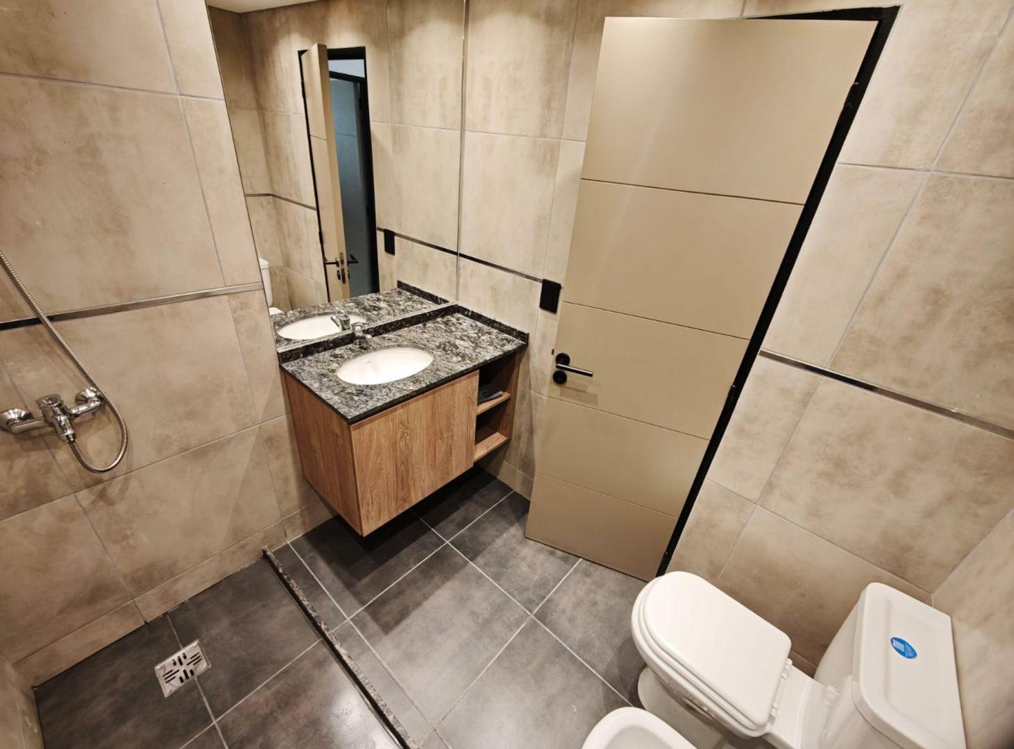 Foto de DEPARTAMENTO 2 DORMITORIO CON BALCON ALTO ALBERDI, imagen 5