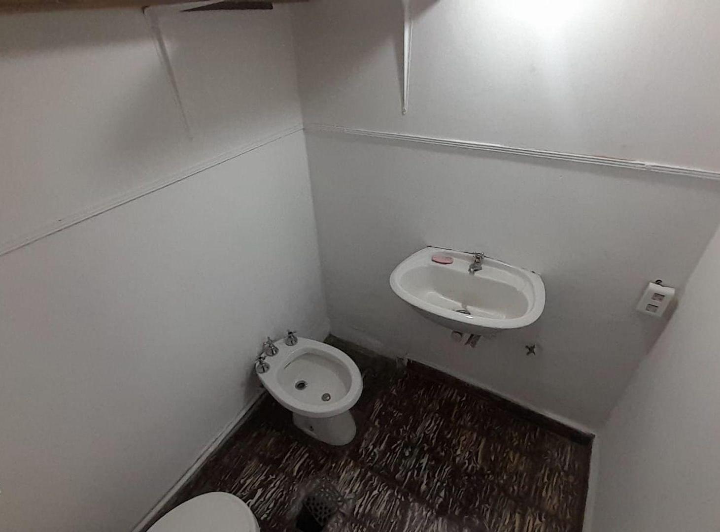 Foto de ALQUILER GALPON 774 M² CON OFICINAS B SAN VICENTE, imagen 1