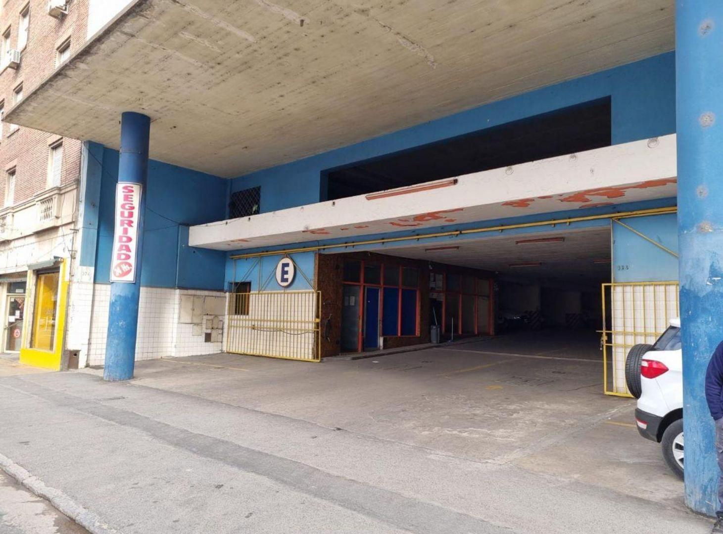 Foto de VENTA COCHERA AV. EMILIO OLMOS 374. B CENTRO, imagen 1