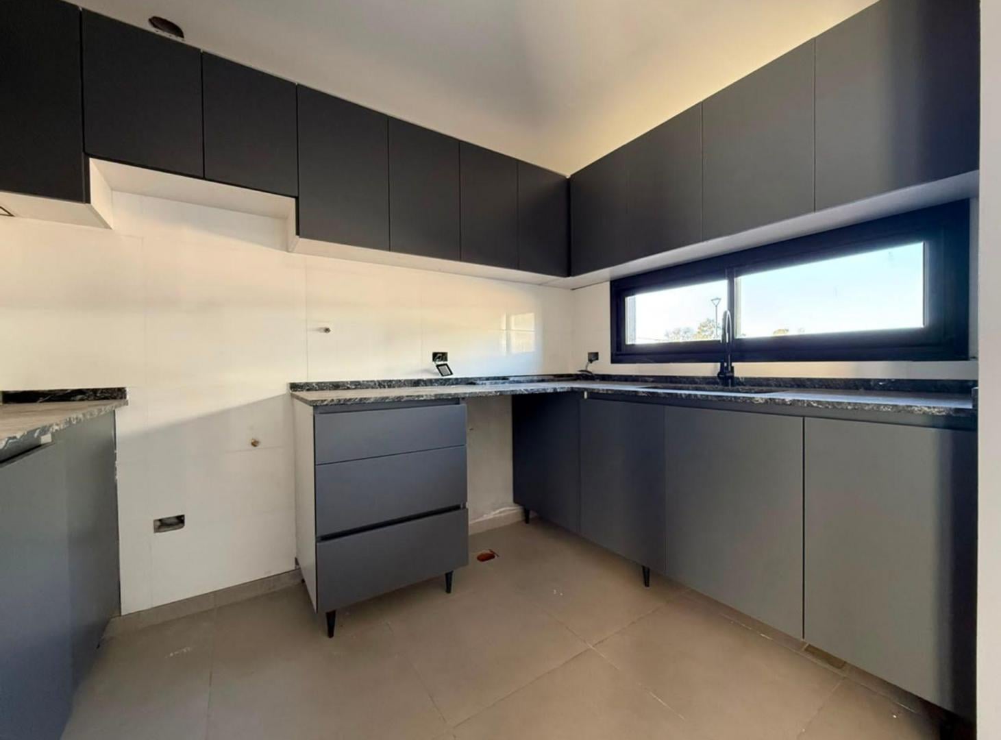 Foto de VENTA DUPLEX 2 DORMITORIOS HOUSING ZONA SUR, imagen 2