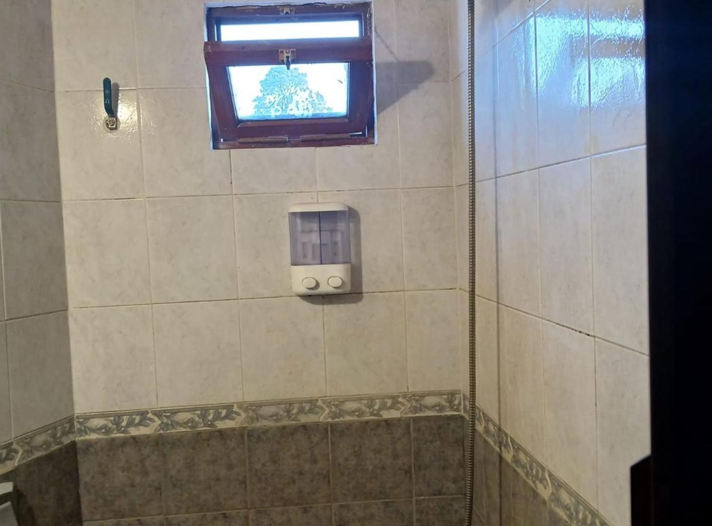 Foto de VENTA 2 LOCALES Y 2 DEPARTAMENTOS EN YACANTO, imagen 3